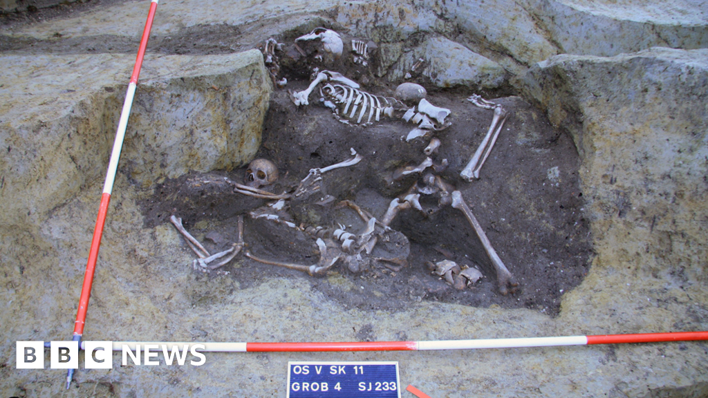 Skeletons-in-mass-grave-are-ancient-Roman-soldiers-study-finds.png