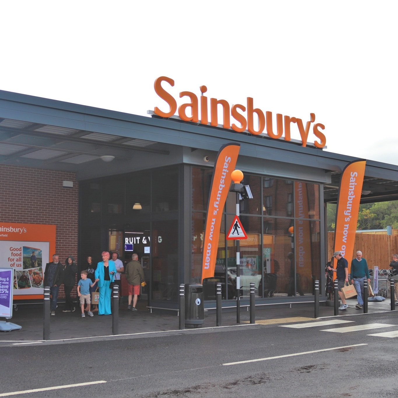 From Harrods to Heathrow: This Royal Family Owns London’s Crown Jewels From Harrods to Heathrow: This Royal Family Owns London’s Crown Jewels