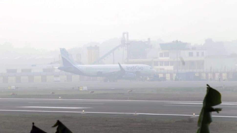 Misty Winter Mornings Slow Flights Across North and East India: IndiGo Urges Passengers To Plan Ahead | Mobility News